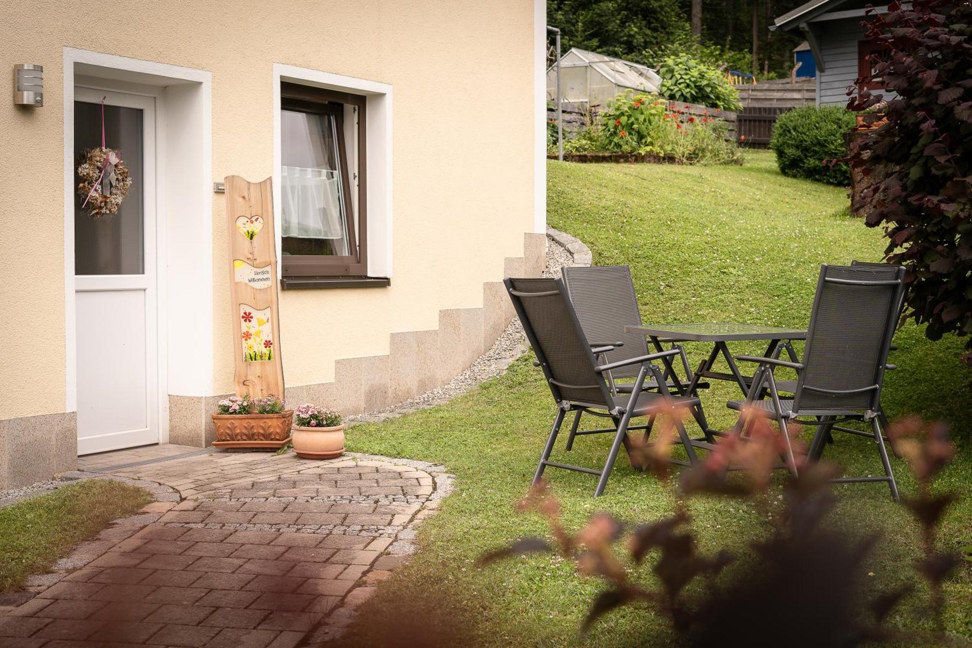Buchen Blick - Ruhige Moderne Ferienwohnung 82Qm. Fichtelberg Kültér fotó